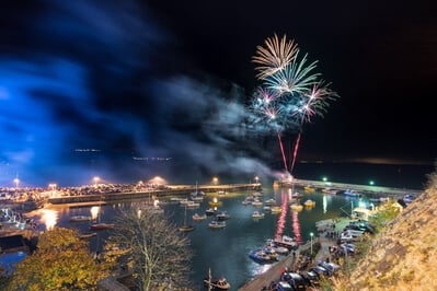 pictures of South Wales - Saundersfoot Fireworks