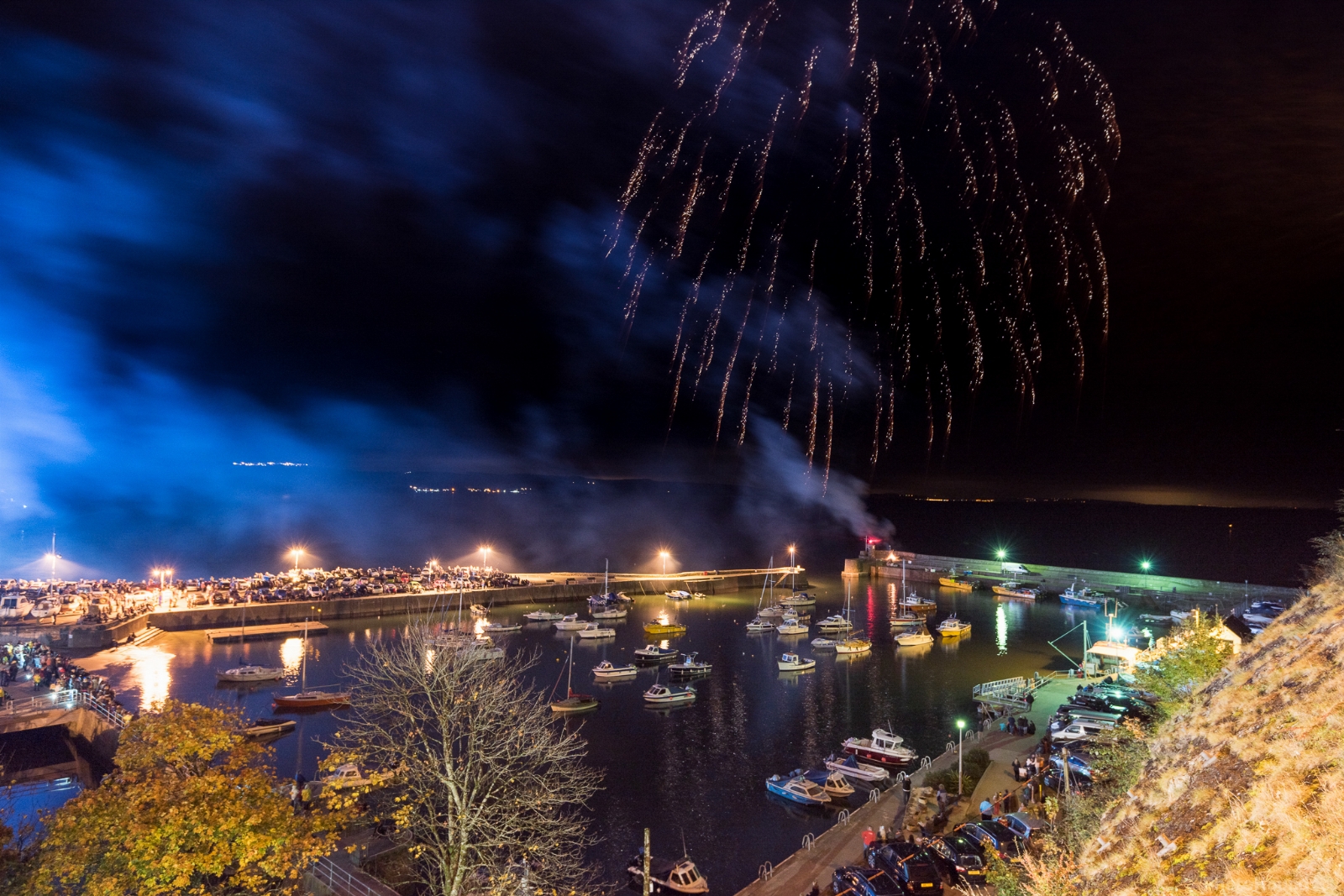 Image of Saundersfoot Fireworks by Mathew Browne