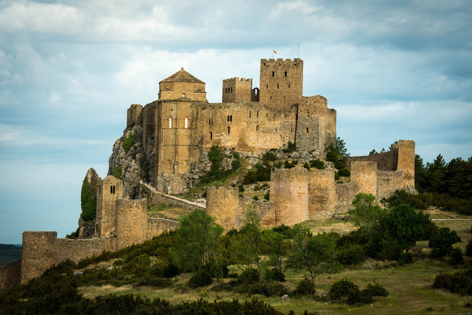 Image of Castillo de Loarrre by Wayne & Lyn Liebelt