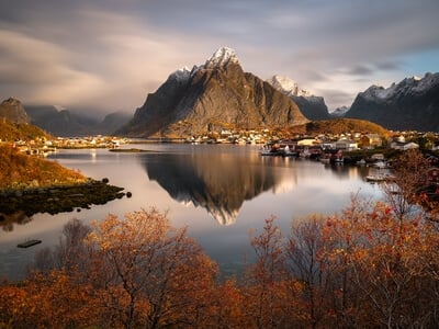 pictures of Norway - Reine car park