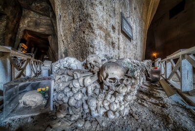 pictures of Naples & the Amalfi Coast - The Fontanelle Cemetery