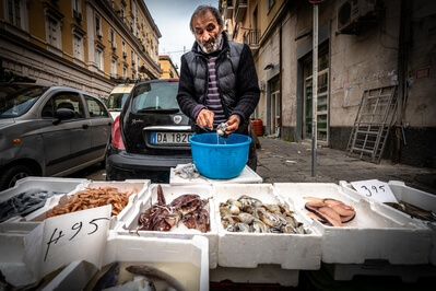 photos of Naples & the Amalfi Coast - Via Ferrara Market Street Photography