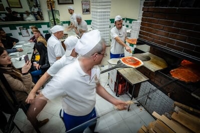 photos of Naples & the Amalfi Coast - Antica Pizzeria da Michele Food Photography