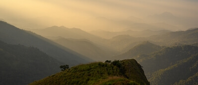 photo spots in Sri Lanka - View from Little Adam's Peak