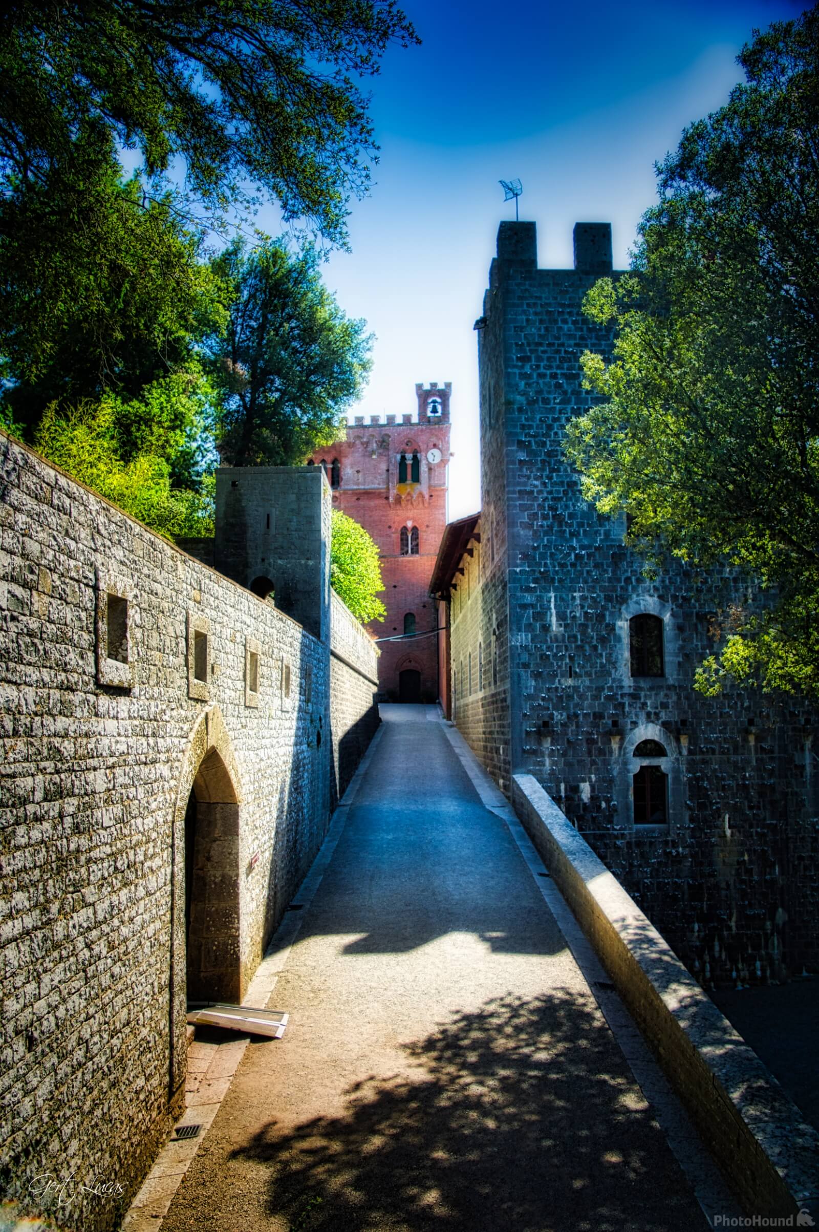 Image of Castello Di Brolio, Chianti by Gert Lucas