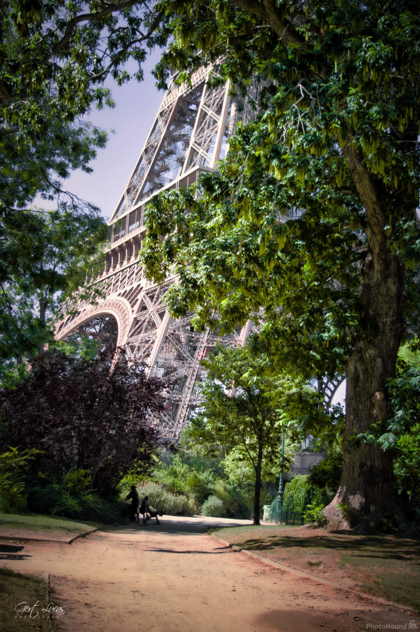 Image of Eiffel Tower, Paris by Gert Lucas