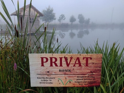 Slovenia photos - Griblje Fish Pond