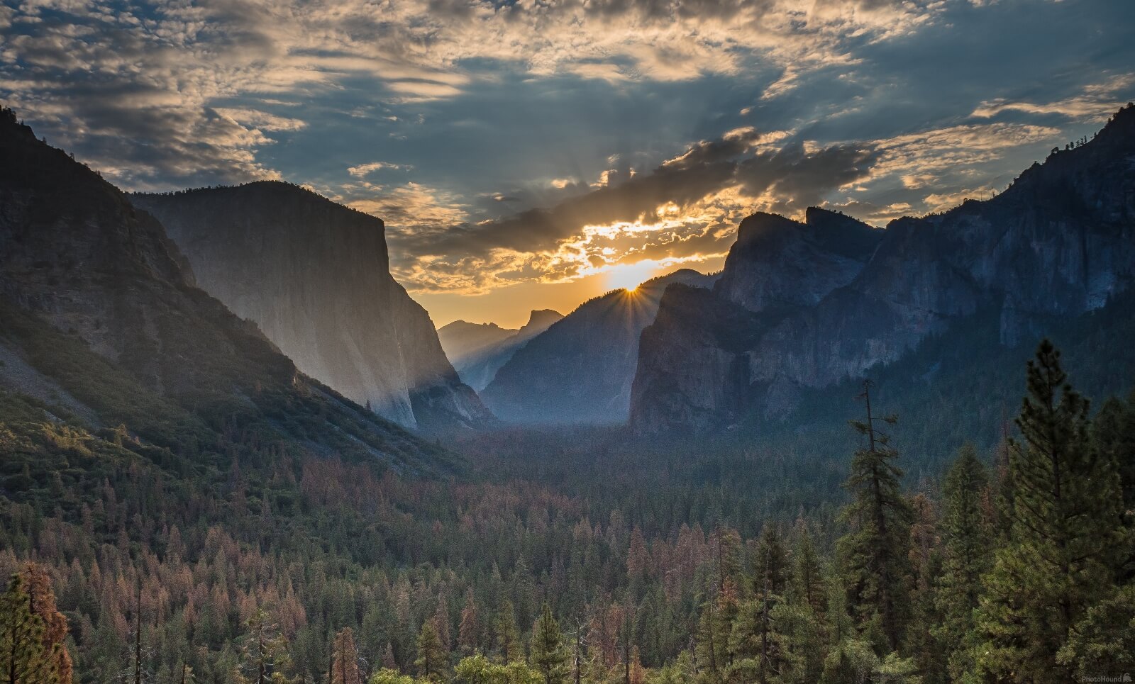 Image of Yosemite Valley (Tunnel View) by Oliver Sherratt