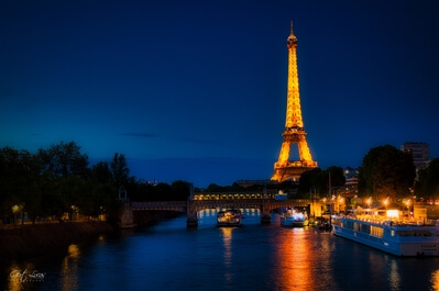 France pictures - Eiffel Tower from Pont de Grenelle