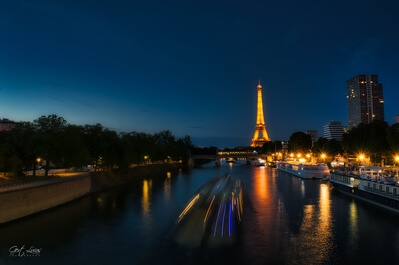pictures of Paris - Eiffel Tower from Pont de Grenelle