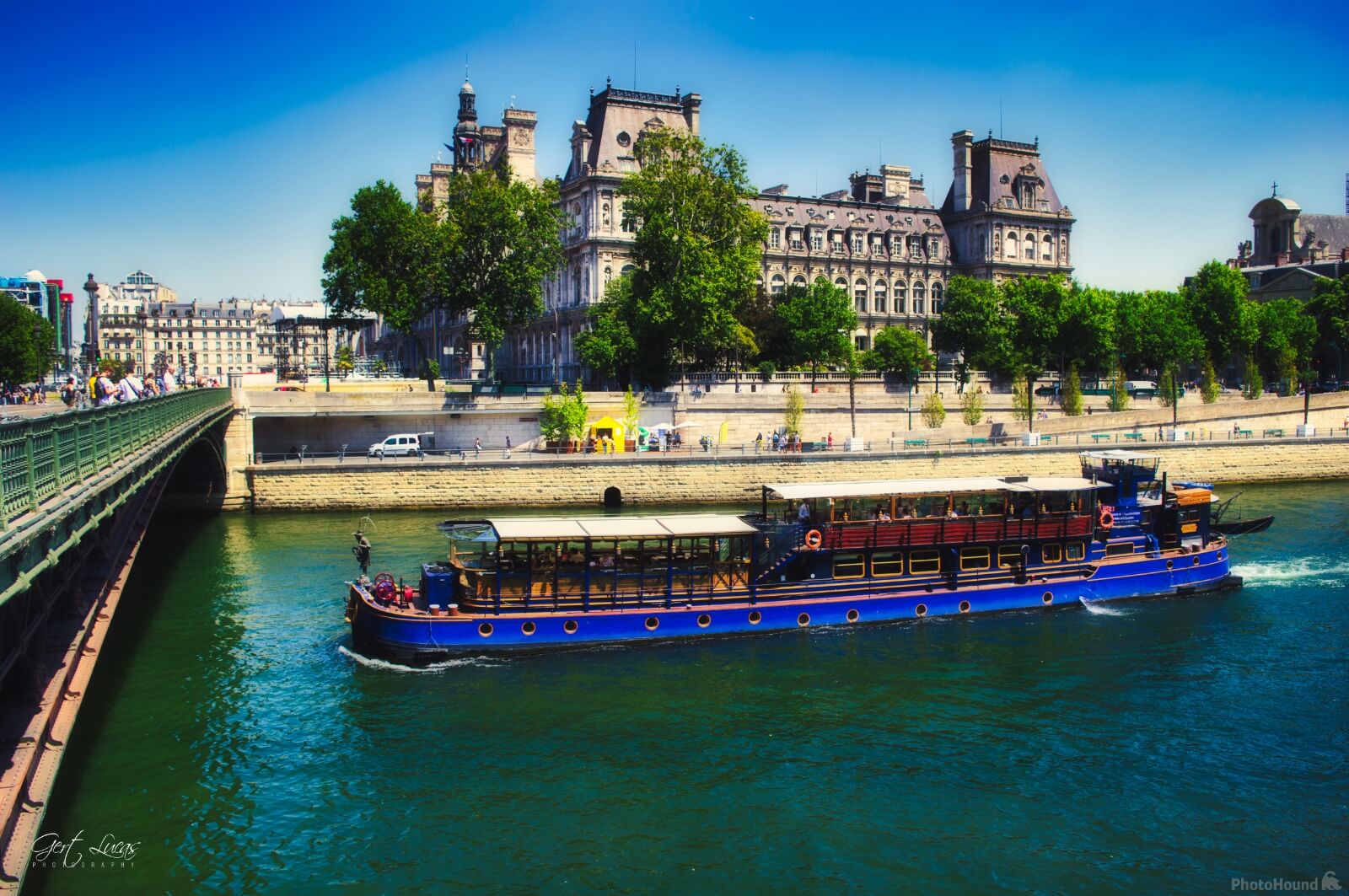 Image of City Hall, Paris (view from Pont d\'Arcole) by Gert Lucas