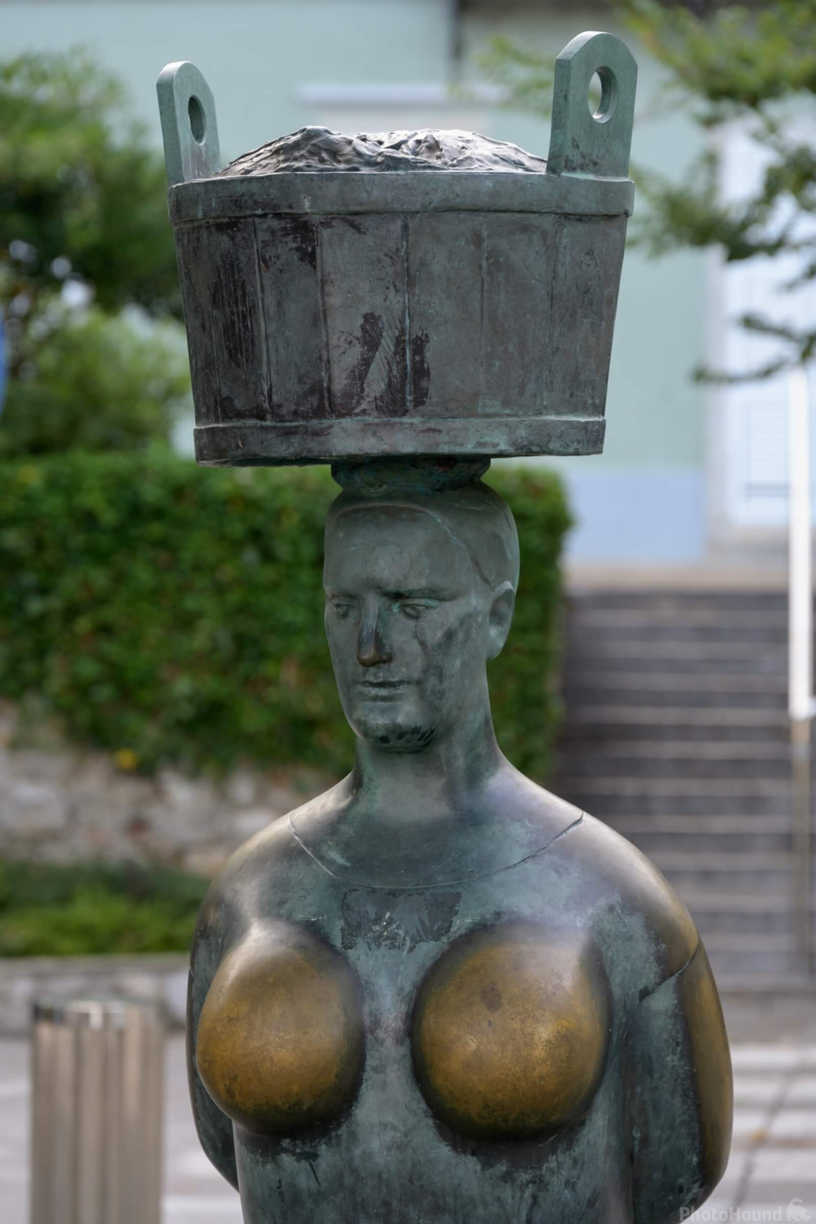 Image of Washer Woman Statue by Luka Esenko
