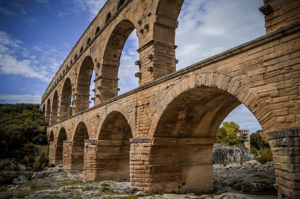 Pont du Gard - upstream up close