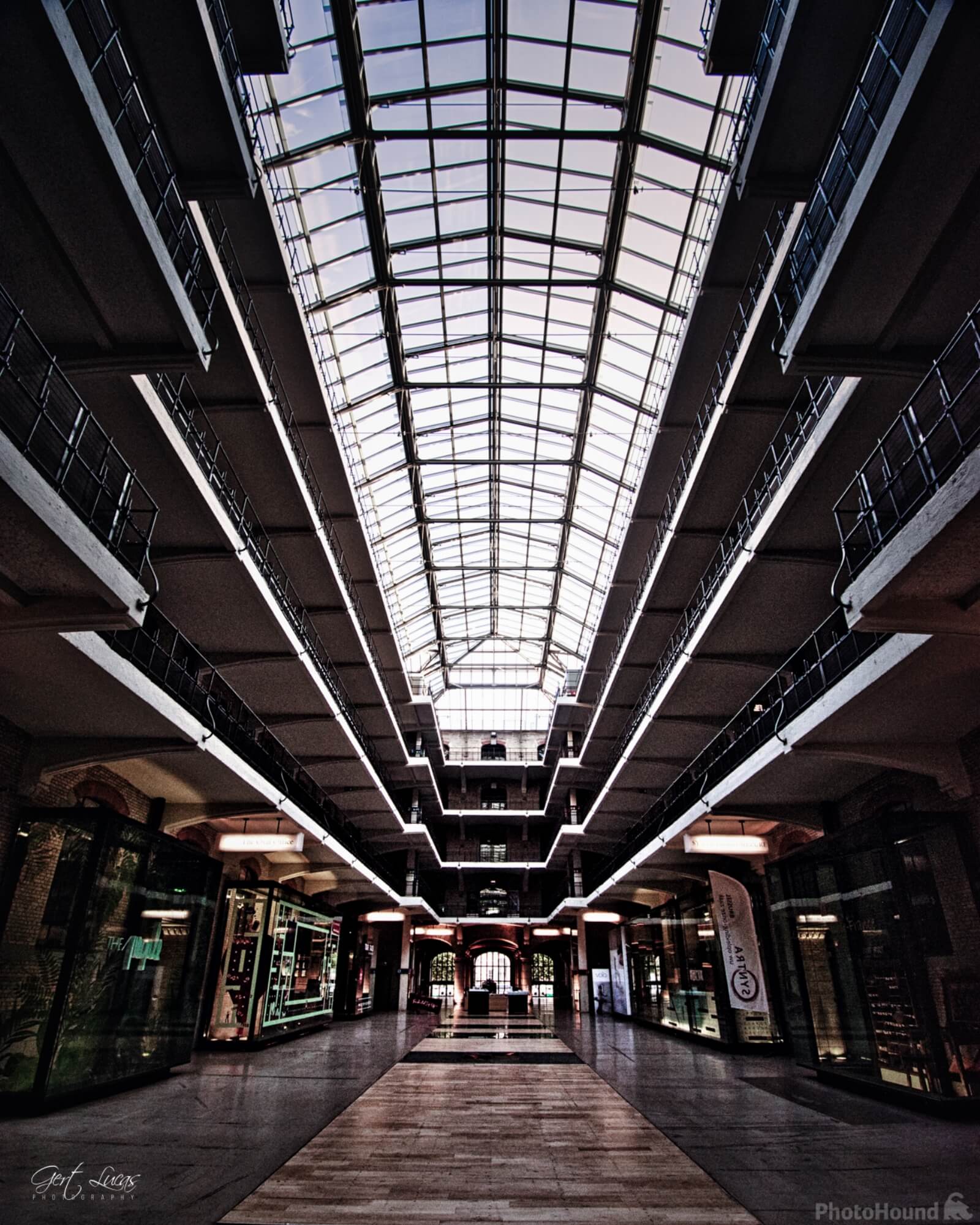 Image of Depot Royale (interior) by Gert Lucas
