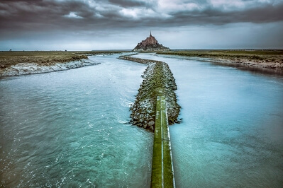 photo spots in France - Mont Saint-Michel from the Barrage