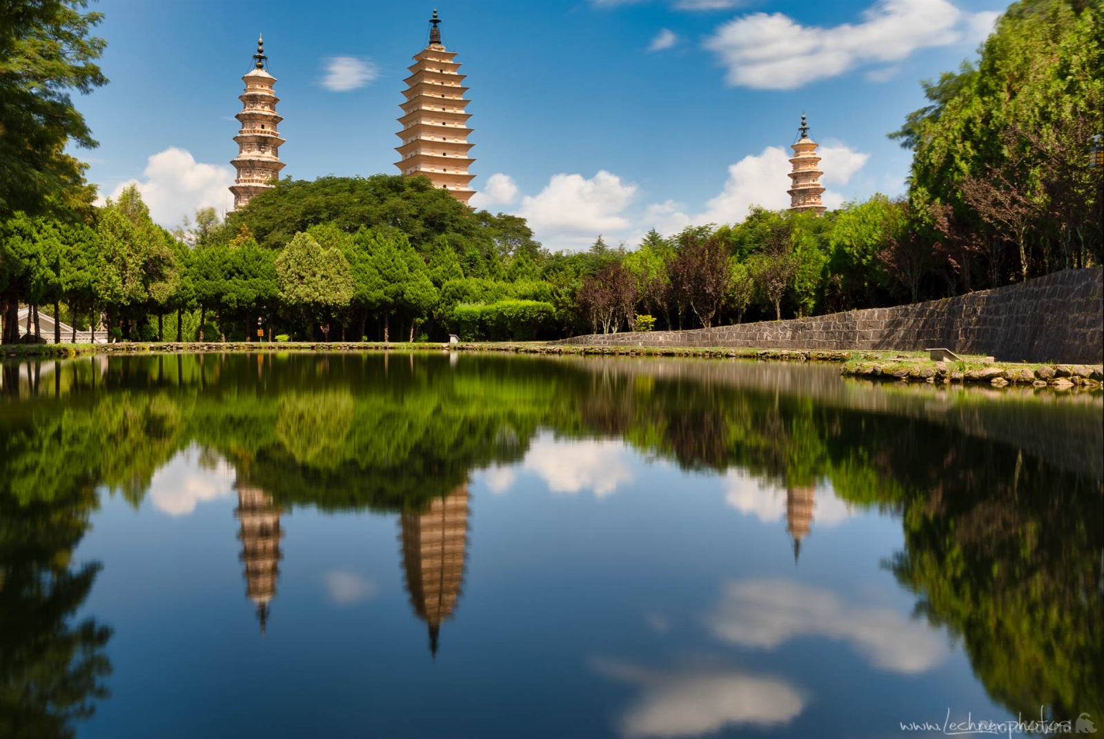 Image of Three Pagodas in Dali by Florian Lechner