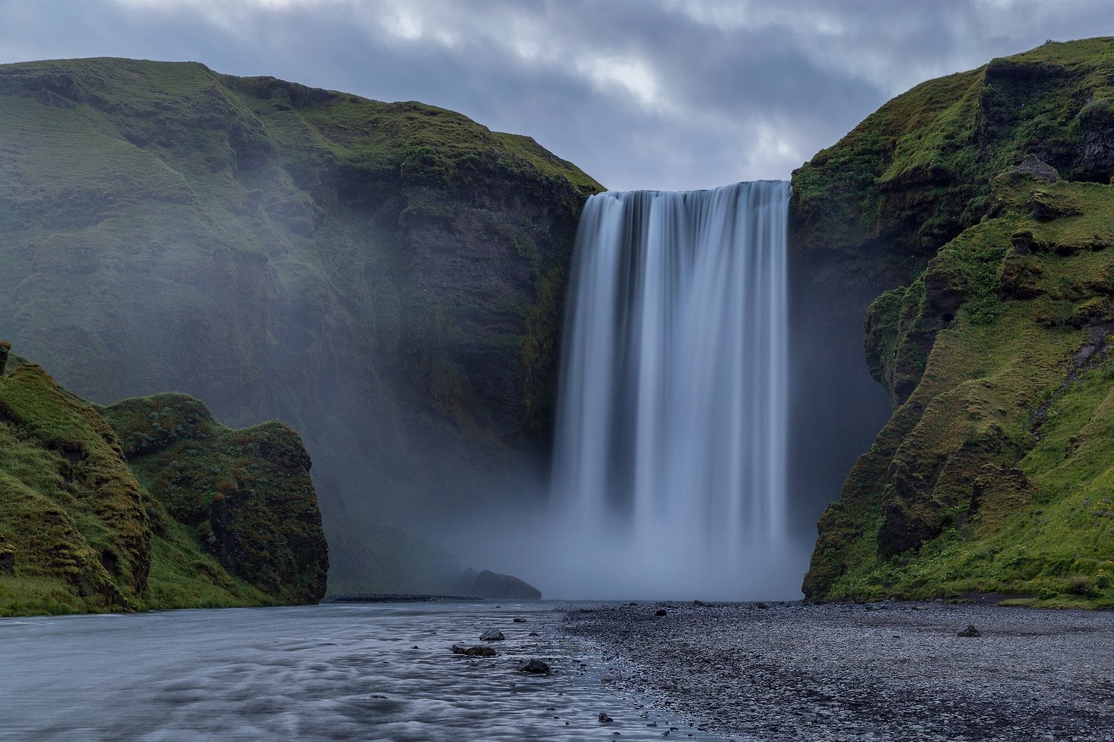 Image of Skógafoss Waterfall by Jeff Martin