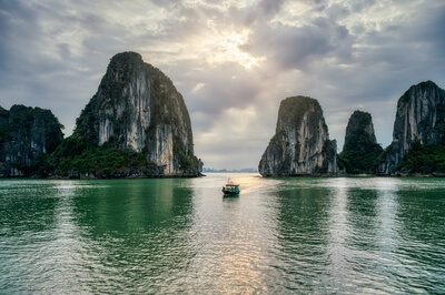 Vietnam images - Ha Long Bay, Vietnam