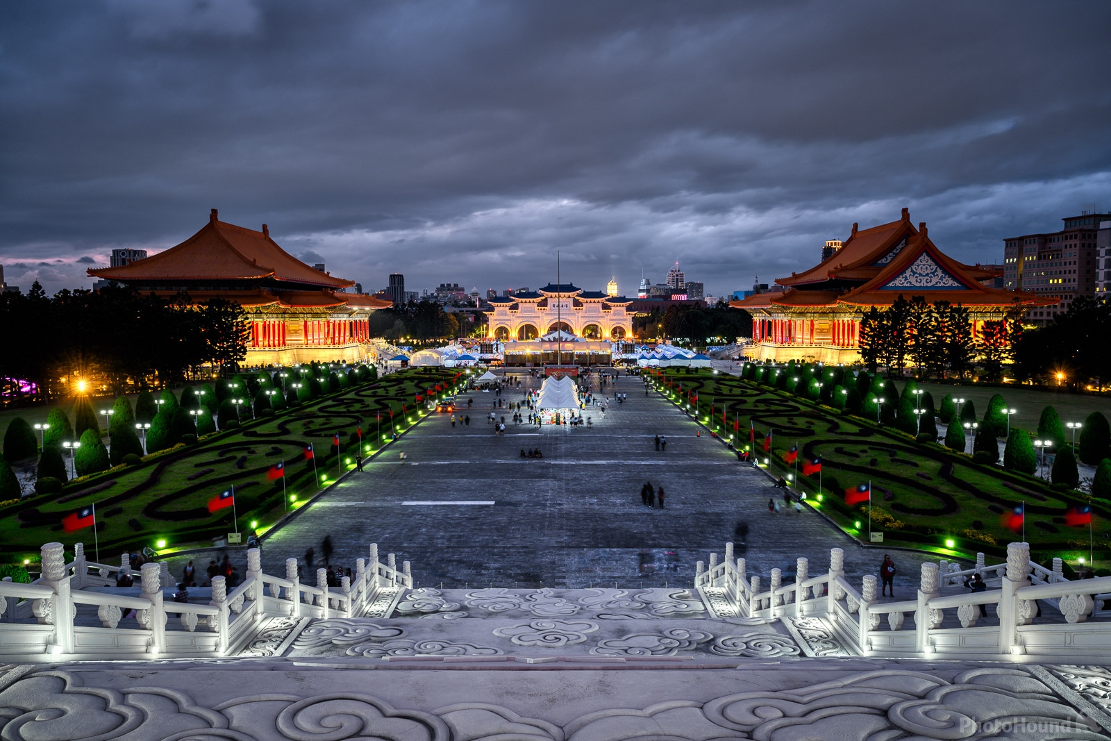 Image of Taipei Liberty Square and National Chiang Kai-shek Memorial Hall by Juraj Zimányi
