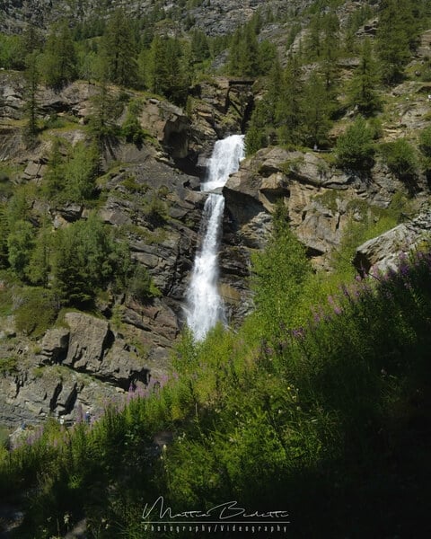 Lillaz waterfall seen from the trail up to Lago delle Loie