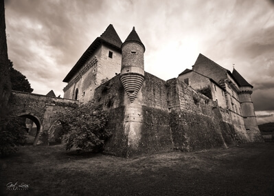 photo spots in France - Gardens of Chateau de Losse
