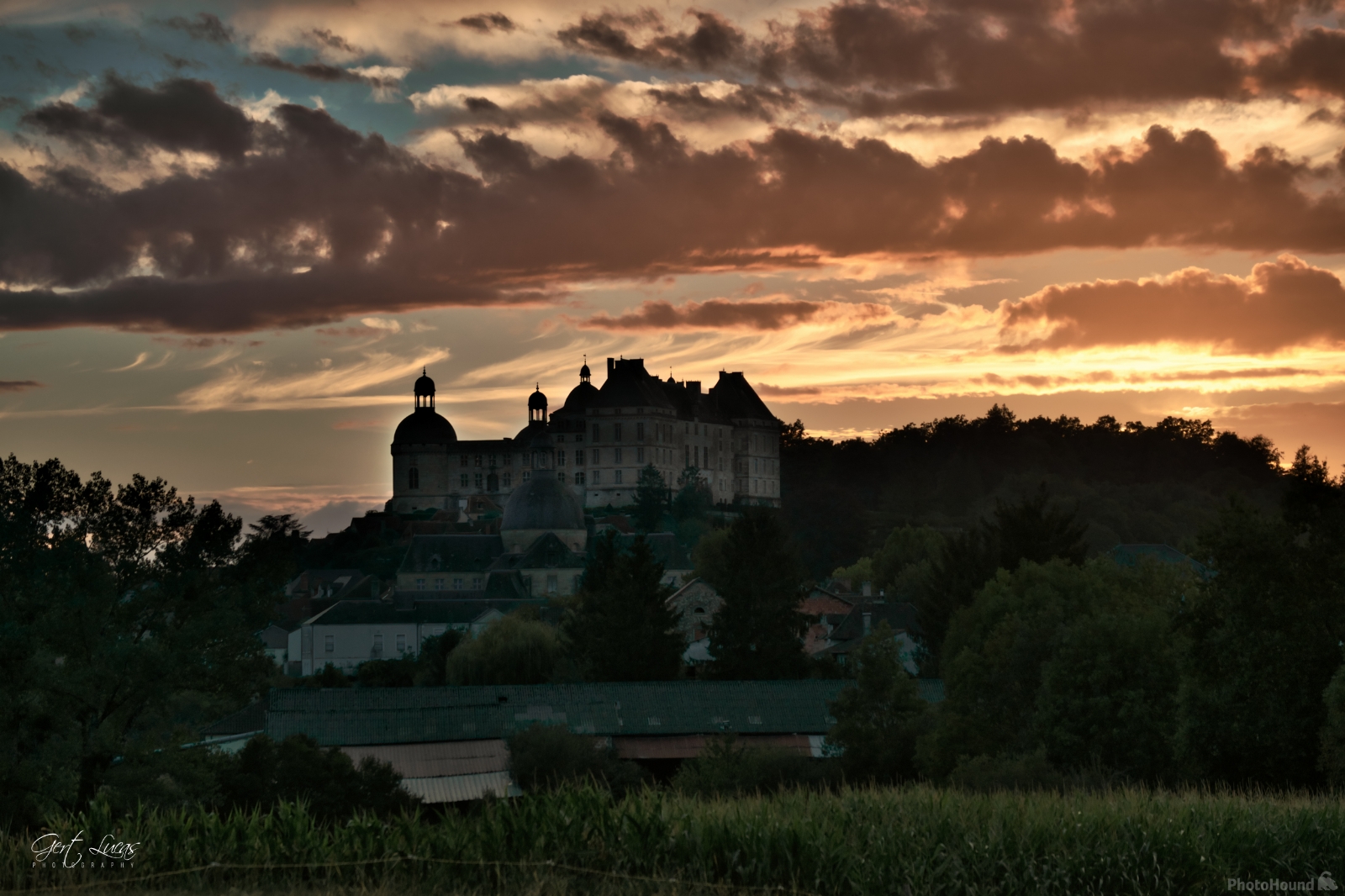 Image of Chateau de Hautefort (exterior - distant views) by Gert Lucas