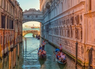 Venice photo spots - Ponte dei Sospiri from the north