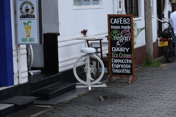 A wayside coffee and juice boutique with a unique bicycle seat in Galle Fort 