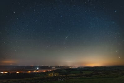 Small meteor, looking north
