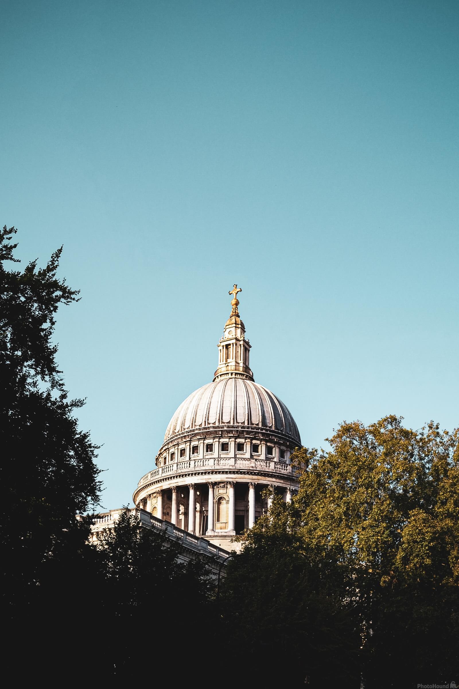 Image of St Paul\'s Cathedral (exterior) by Jonny Brown