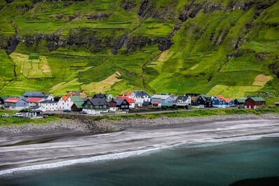 Faroe Islands photos - Tjørnuvík village