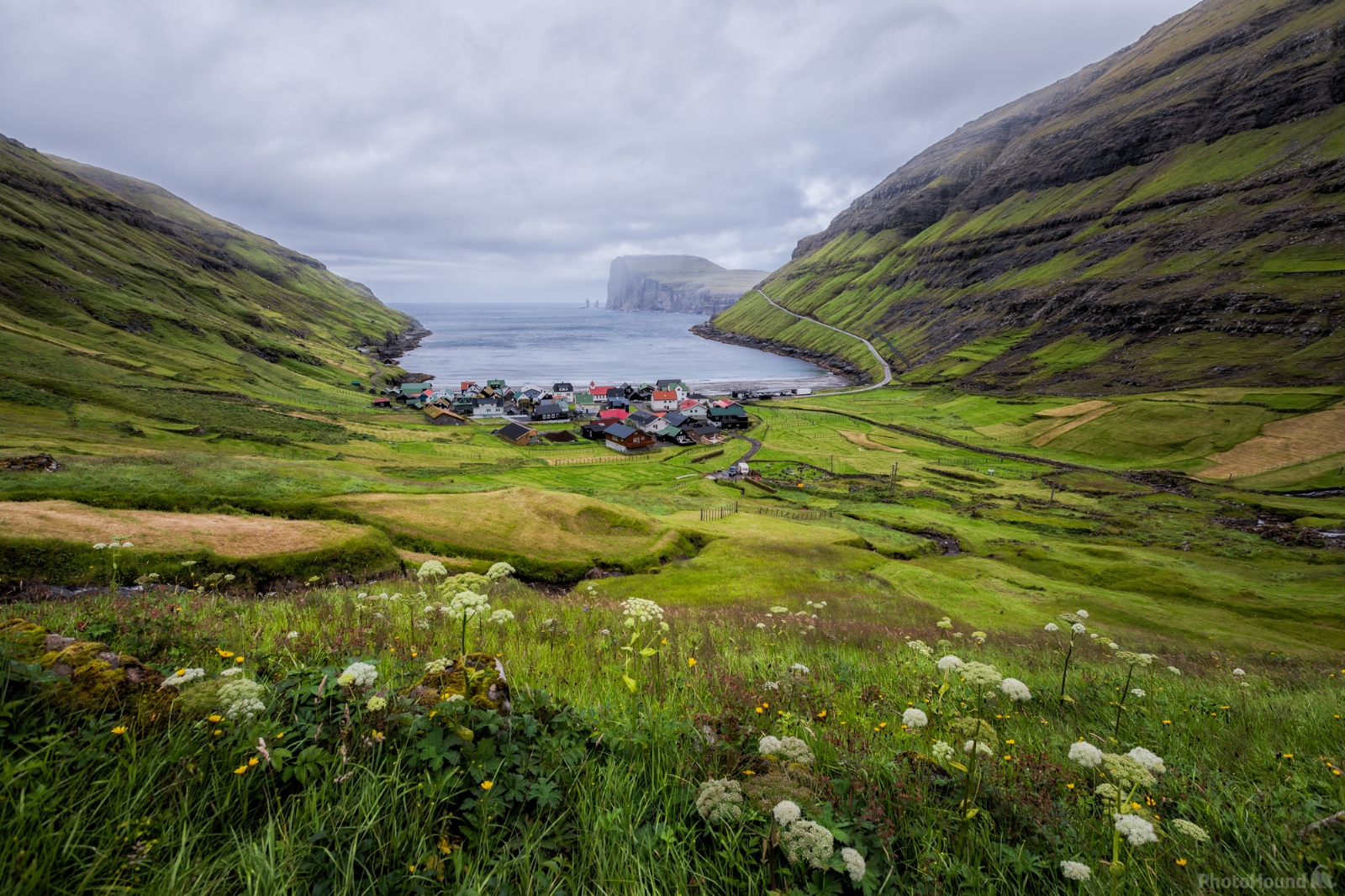 Image of Tjørnuvík village by Jaka Ivančič