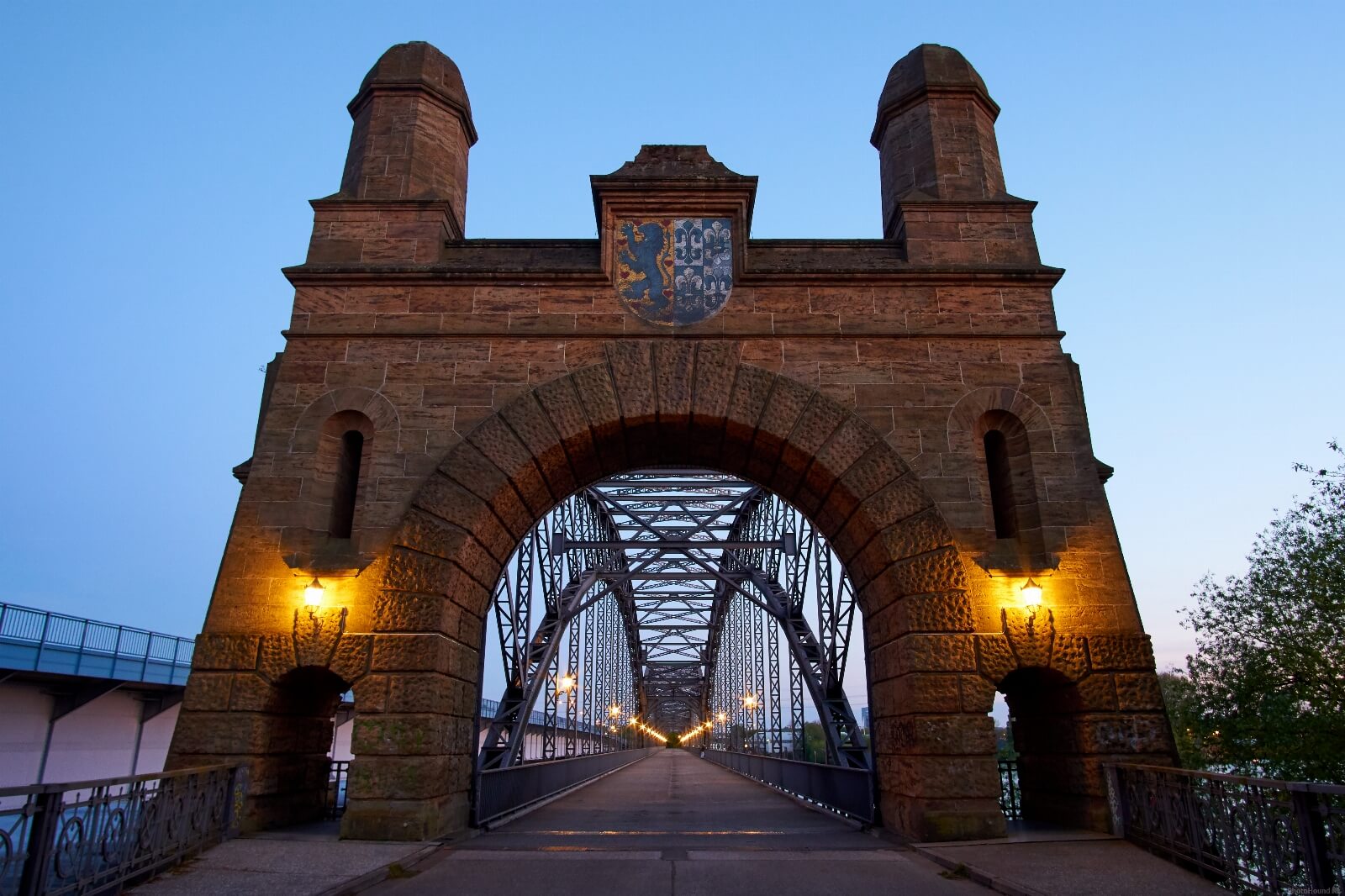 Image of Alte Hamburger Elbrücke (Old Elbe Bridge) by Robert Bro