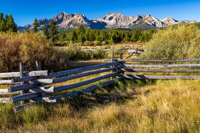 photography locations in Idaho - Highway 21 Buck and Rail Fence