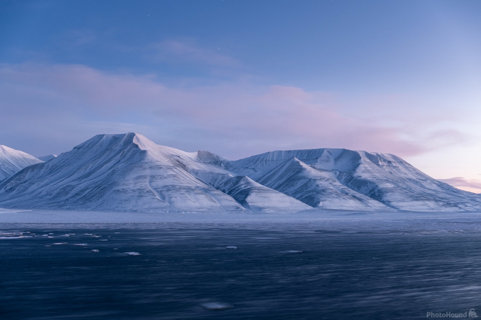 Image of Mt Operafjellet from Longyearbyen by Cezary K. Morga