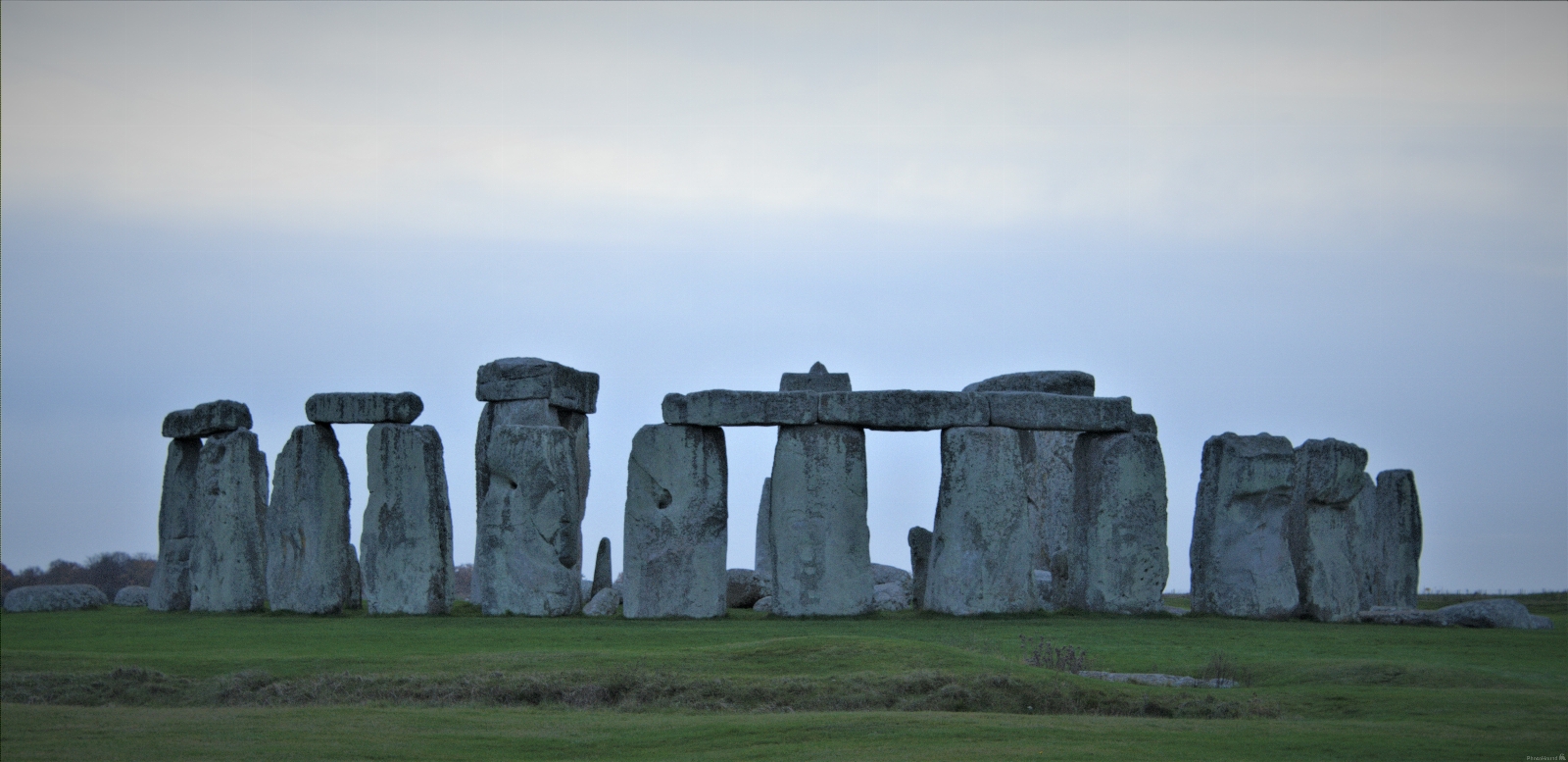 Image of Stonehenge by michael bennett