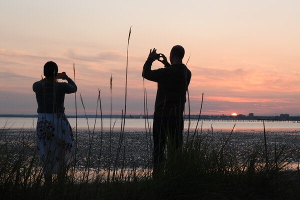 Sandbanks sunset: capturing the capturers