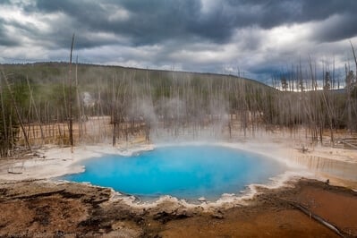 photography locations in Yellowstone National Park - NGB - Cistern Spring