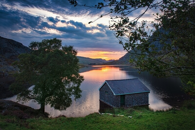 images of North Wales - Llyn Ogwen Boathouse