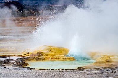 pictures of Yellowstone National Park - FPP - Clepsydra Geyser