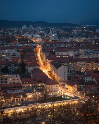 Slovenia photos - Path to Ljubljana Castle