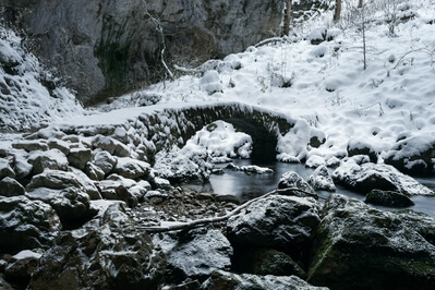 images of Slovenia - Little Natural Bridge (Mali naravni most)