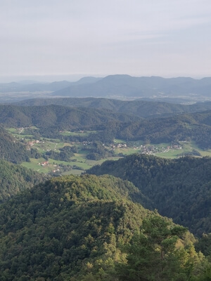 images of Slovenia - Polhograjska Grmada (898m)