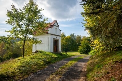Decin photo locations - Alcove chapel above Všemily