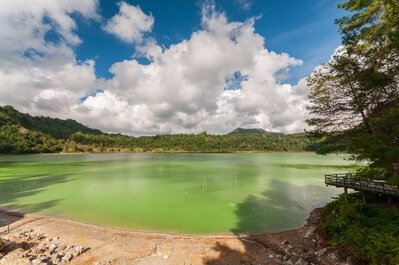 pictures of Indonesia - Danau Linow (Lake Linow)