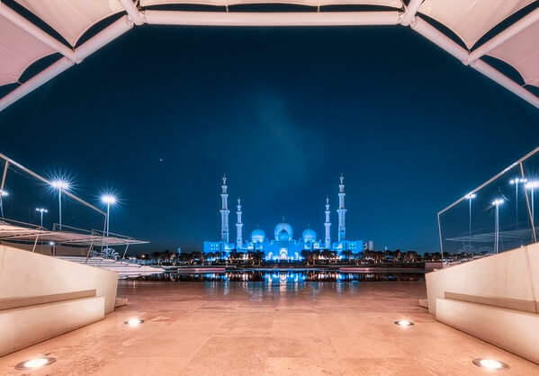 Wahat al karama  is a stadium across the street with  good views of the Grand Mosque