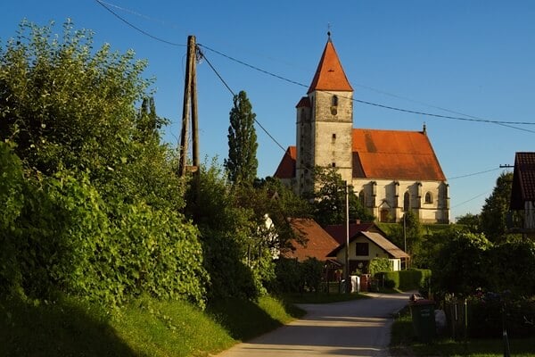 Church of Svetij Trije Kralji (Three Kings) v Slovenskig Goricah near Benedikt