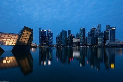 images of Singapore - Louis Vuitton Exterior & Boardwalk