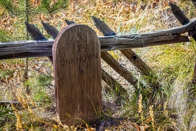 instagram spots in Custer County - Bonanza Cemetery