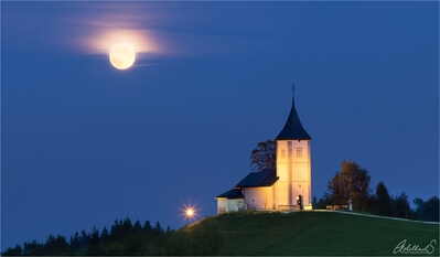 Jamnik Church with full moon